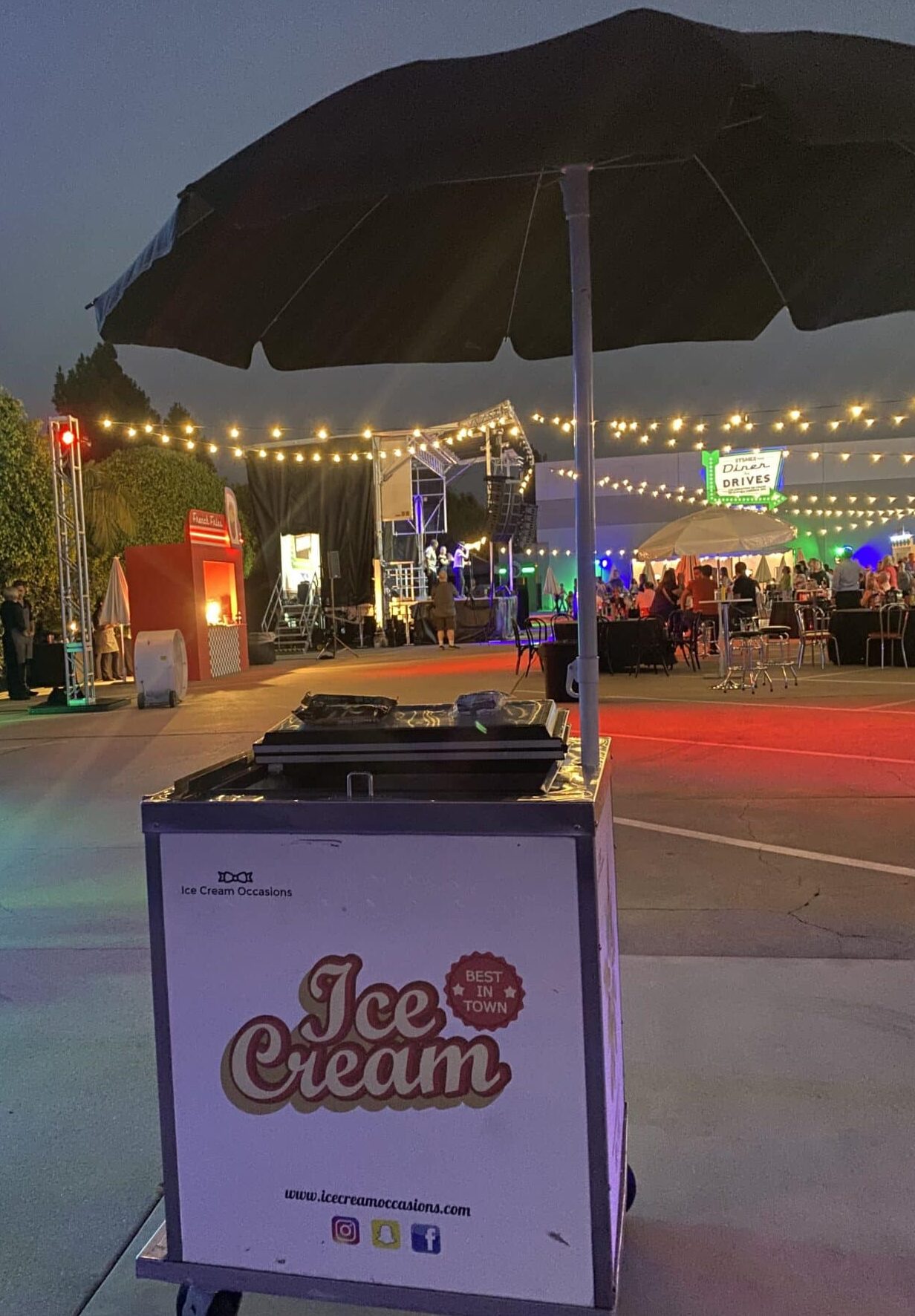 Book Ice Cream Cart and Truck Rentals at USC in Los Angeles