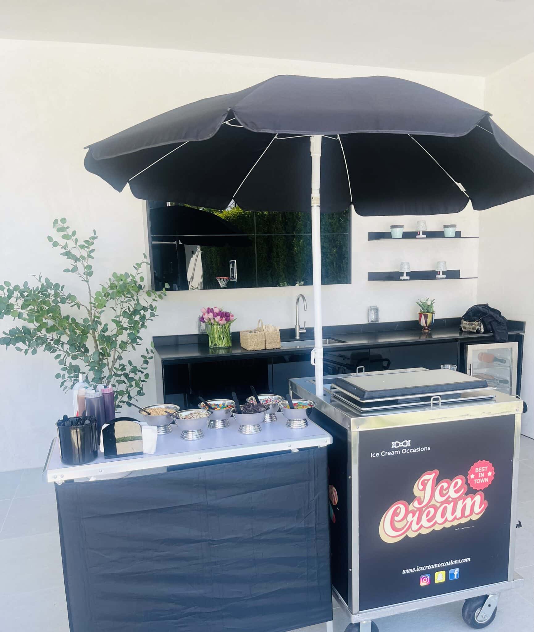 Book Your Event with Ice Cream Cart Rental in West Hollywood