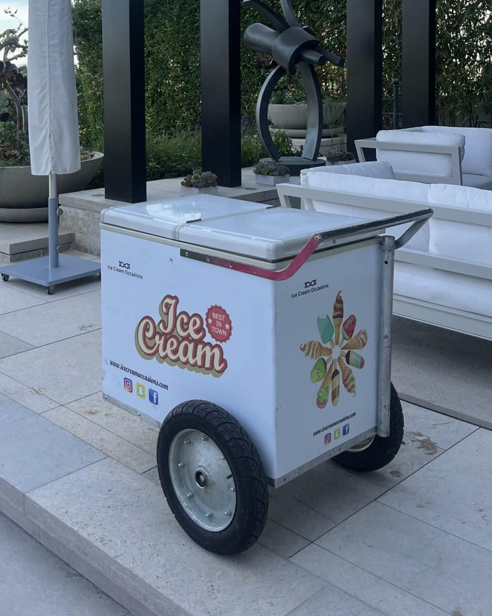 Book Your Ice Cream Cart in Los Angeles Today!